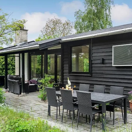 2 Bedroom Gorgeous In *