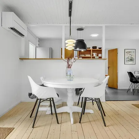 2 Bedroom Cozy In Ferienhaus *