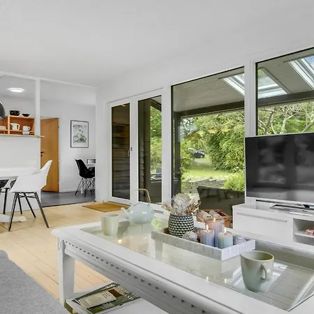 2 Bedroom Cozy In * Dronningmølle