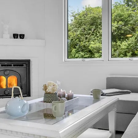 2 Bedroom Cozy In Semesterbostad *