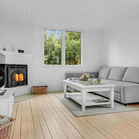 2 Bedroom Gorgeous In *