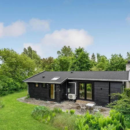 2 Bedroom Cozy In Semesterbostad *