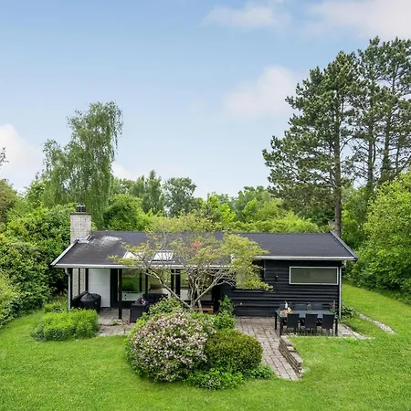 2 Bedroom Cozy In Semesterbostad *