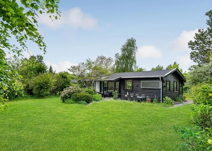 2 Bedroom Cozy In Сasa de vacaciones *