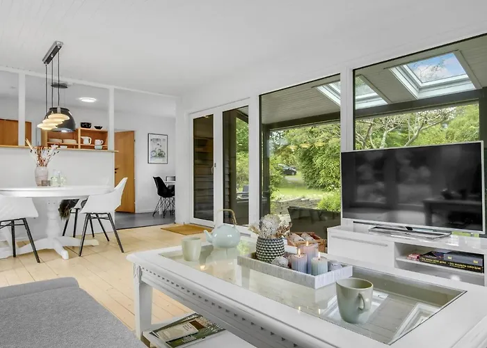 2 Bedroom Cozy In * Dronningmølle