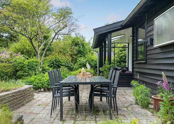 2 Bedroom Cozy In * Dronningmølle