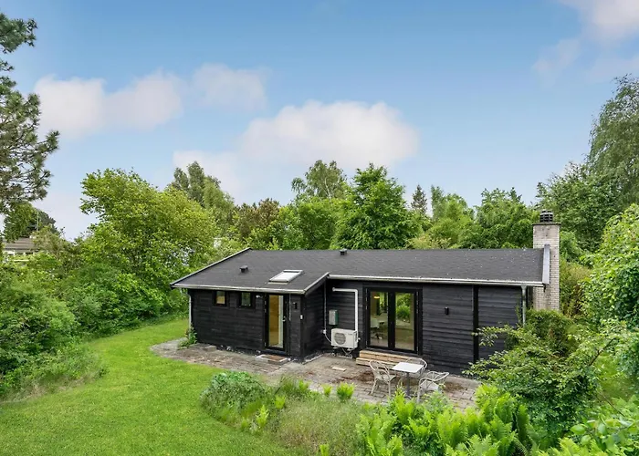 2 Bedroom Cozy In Сasa de vacaciones *